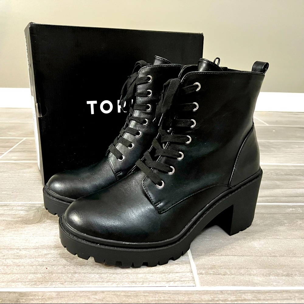 New Torrid Black Lace Up Chunky Lug Biker Boots Size 13W